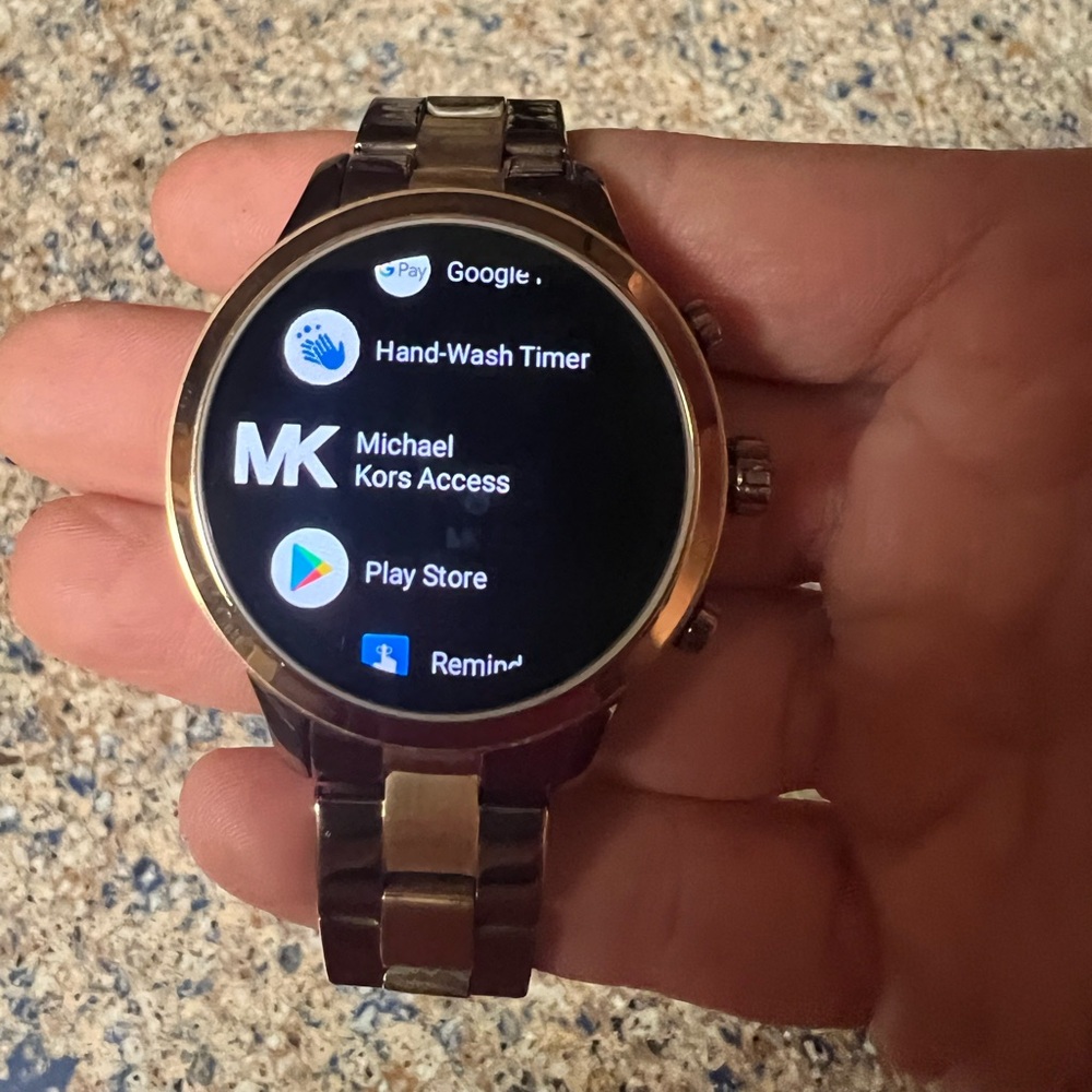 Michael Kors Access Gen 4 Runway Smartwatch Rose Gold. - Picture 5 of 6